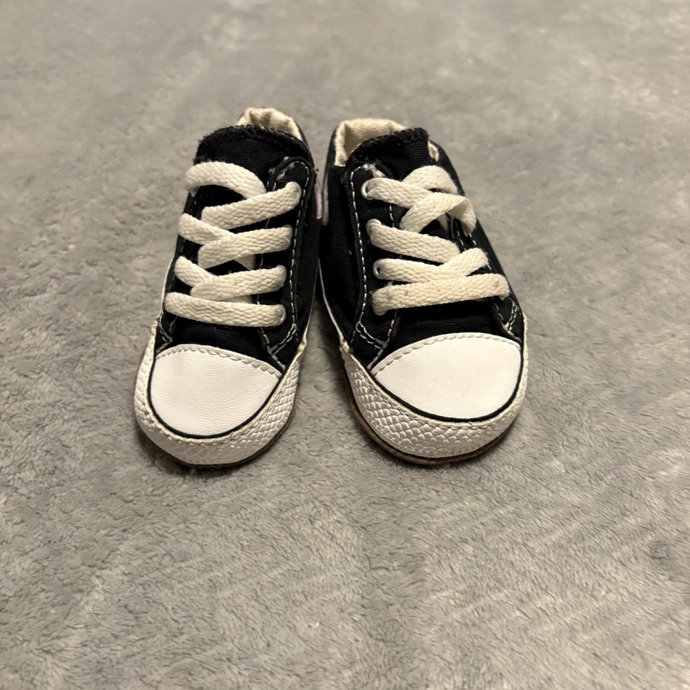 Converse Chuck Taylor All Star Crib Shoes Toddler Infant Black White Sz 2